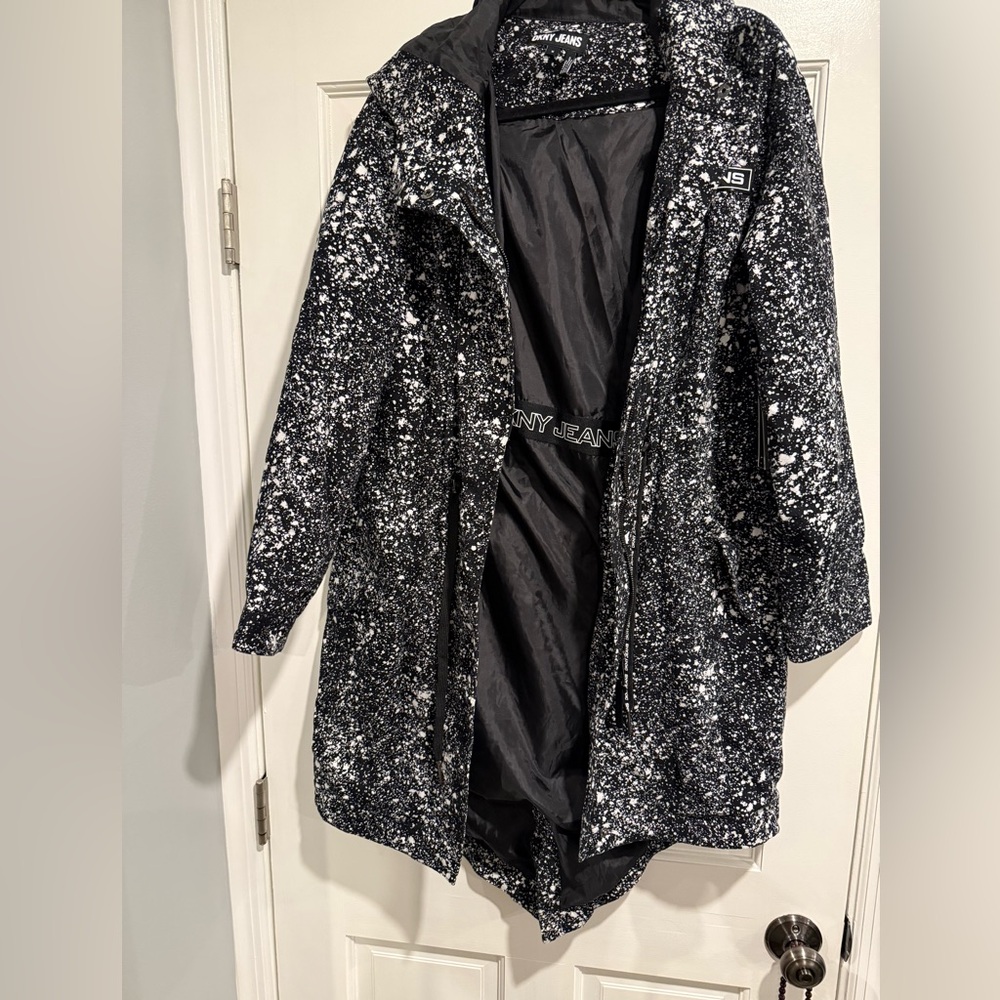 DKNY Black and White Patterned Oversized Jacket size Medium NWT‎
